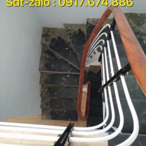 Cầu thang sắt đẹp tay vịn gỗ Hà Nội, báo giá cầu thang sắt, cầu thang sắt nghệ thuật Cầu thang sắt đẹp tay vịn gỗ Hà Nội, báo giá cầu thang sắt, cầu thang sắt nghệ thuật