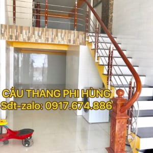 Cầu thang inox, Báo giá cầu thang inox tay vịn gỗ Cầu thang inox, Báo giá cầu thang inox tay vịn gỗ