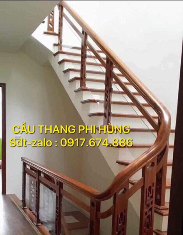 Tổng hợp mẫu cầu thang kính đẹp nhất 2019