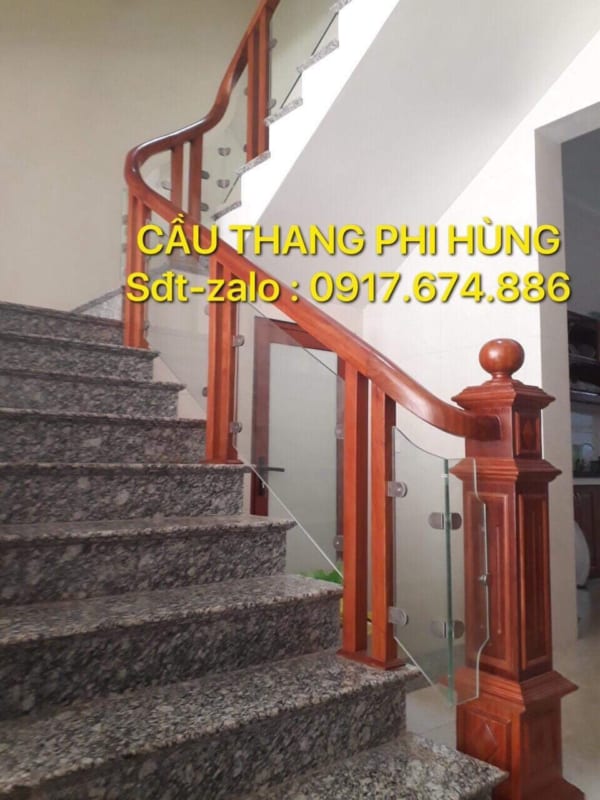 Tổng hợp các mẫu cầu thang kính đẹp nhất 2019