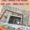Báo giá cầu thang kính, cầu thang kính cường lực tay vịn gỗ