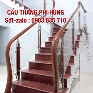 Cầu thang kính gỗ đẹp tại Hà Nội. Cầu thang kính cường lực tay vịn gỗ Cầu thang kính gỗ đẹp tại Hà Nội. Cầu thang kính cường lực tay vịn gỗ