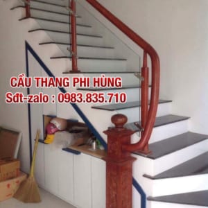Cầu thang kính cường lực tay vịn gỗ, cầu thang kính đẹp ở Hà Nội Cầu thang kính cường lực tay vịn gỗ, cầu thang kính đẹp ở Hà Nội
