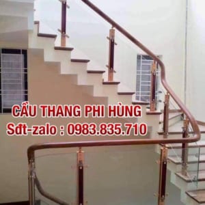 Cầu thang kính tay vịn gỗ, cầu thang kính cường lực tại Hà Nội Cầu thang kính tay vịn gỗ, cầu thang kính cường lực tại Hà Nội