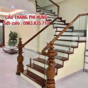 Cầu thang kính tay vịn gỗ ở Hà Nội. Báo giá cầu thang kính cường lực Cầu thang kính tay vịn gỗ ở Hà Nội. Báo giá cầu thang kính cường lực