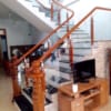 Các mẫu cầu thang kính cường lực tay vịn gỗ, inox. Thi công cầu thang lan can kính cường lực tại Hà Nội