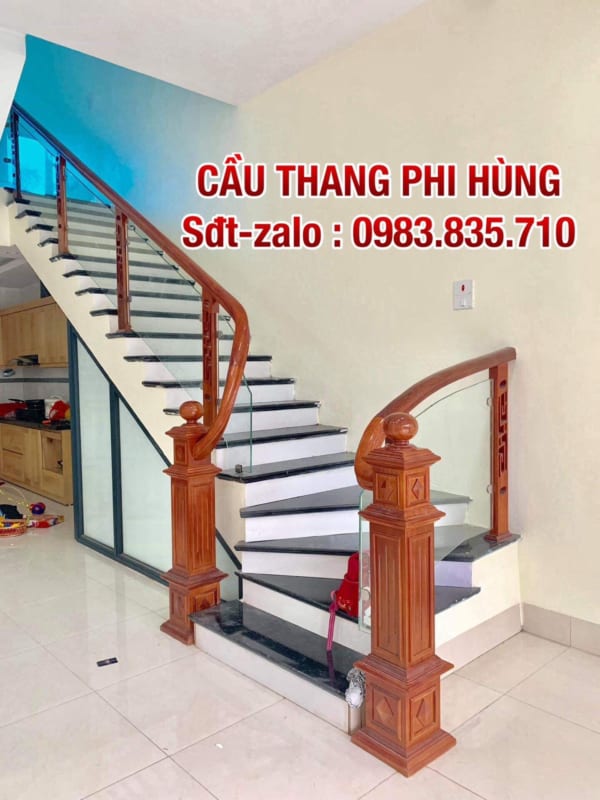 Cầu thang kính lan can kính cường lực. Cầu thang kính đẹp tay vịn gỗ