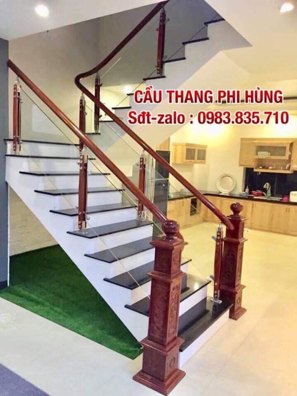 Cầu thang kính, lan can kính cường lực tay vịn gỗ tại Hà Nội