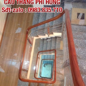 Cầu thang inox tay vịn gỗ. Cầu thang inox ở Hà Nội Cầu thang inox tay vịn gỗ. Cầu thang inox ở Hà Nội