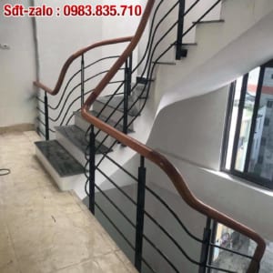 Cầu thang sắt tay vịn gỗ, lan can sắt tay vịn gỗ Cầu thang sắt tay vịn gỗ, lan can sắt tay vịn gỗ