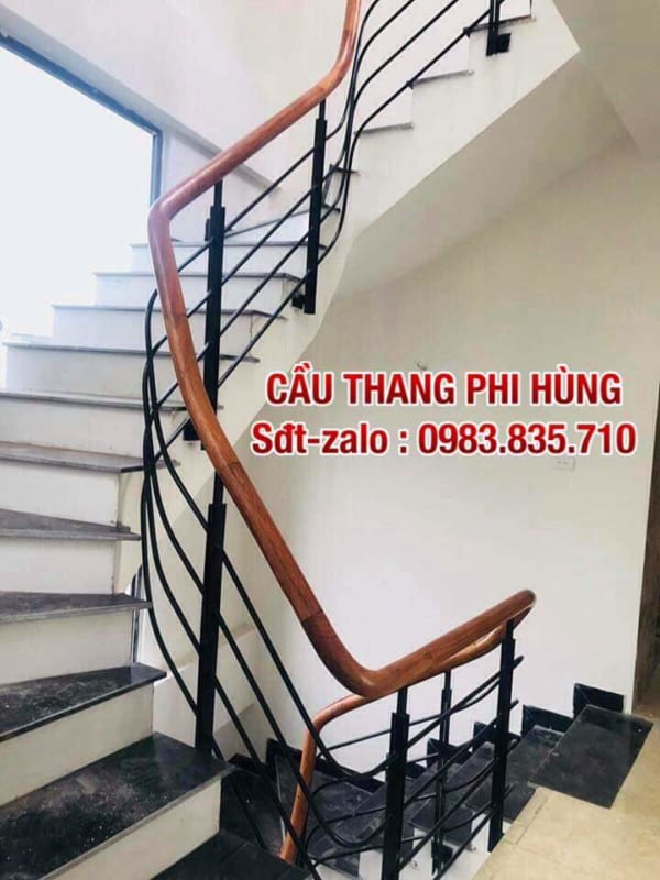 Cầu thang sắt tay vịn gỗ đẹp, Cầu thang lan can sắt Hà Nội