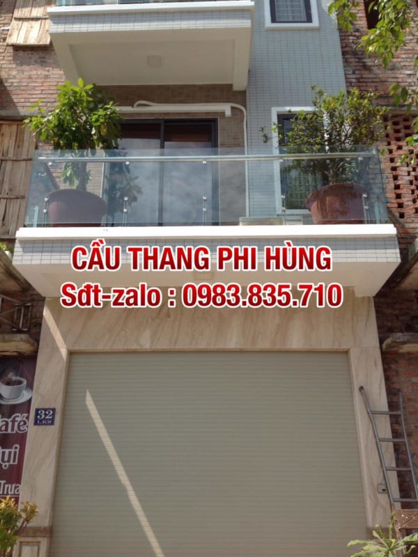 Ban công kính đẹp, Ban công kính tại Hà Nội