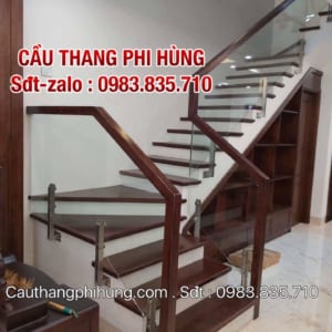 Cầu thang kính tay vịn gỗ, inox. Báo giá cầu thang kính cường lực tại Hà Nội Cầu thang kính tay vịn gỗ, inox. Báo giá cầu thang kính cường lực tại Hà Nội