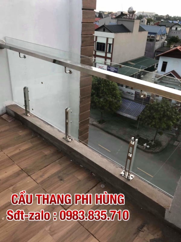 Ban công kính cường lực tại Hà Nội, Mẫu ban công kính hiện đại