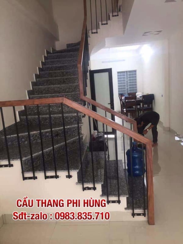 Cầu thang sắt đẹp, Cầu thang sắt tay vịn gỗ, Lan can sắt tay vịn gỗ