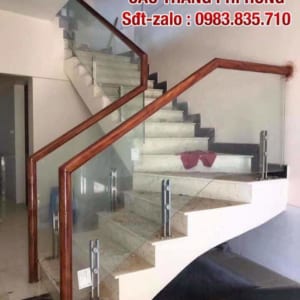 Cầu thang lan can kính tay vịn gỗ, Cầu thang kính cường lực đẹp Hà Nội Cầu thang lan can kính tay vịn gỗ, Cầu thang kính cường lực đẹp Hà Nội