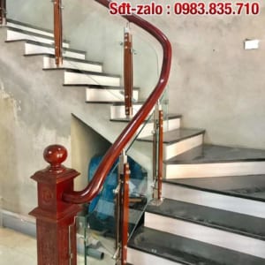 Cầu thang kính tay vịn gỗ, Cầu thang kính cường lực đẹp hiện đại Cầu thang kính tay vịn gỗ, Cầu thang kính cường lực đẹp hiện đại