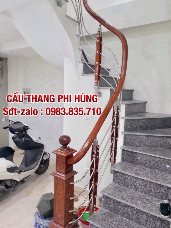 Cầu thang inox tay vịn gỗ , Lan can cầu thang inox đẹp tay vịn gỗ ở Hà Nội