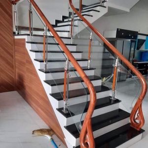 Cầu thang kính cường lực, Báo giá cầu thang kính tay vịn gỗ, Lan can cầu thang kính đẹp tại Hà Nội Cầu thang kính cường lực, Báo giá cầu thang kính tay vịn gỗ, Lan can cầu thang kính đẹp tại Hà Nội