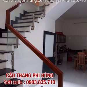 Báo giá cầu thang lan can kính tay vịn gỗ, Cầu thang kính đẹp. Cầu thang kính chân lửng tại Hà Nội Báo giá cầu thang lan can kính tay vịn gỗ, Cầu thang kính đẹp. Cầu thang kính chân lửng tại Hà Nội
