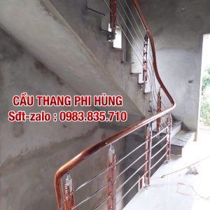 Cầu thang inox đẹp tại Hà Nội, Báo giá lan can cầu thang inox tay vịn gỗ Cầu thang inox đẹp tại Hà Nội, Báo giá lan can cầu thang inox tay vịn gỗ