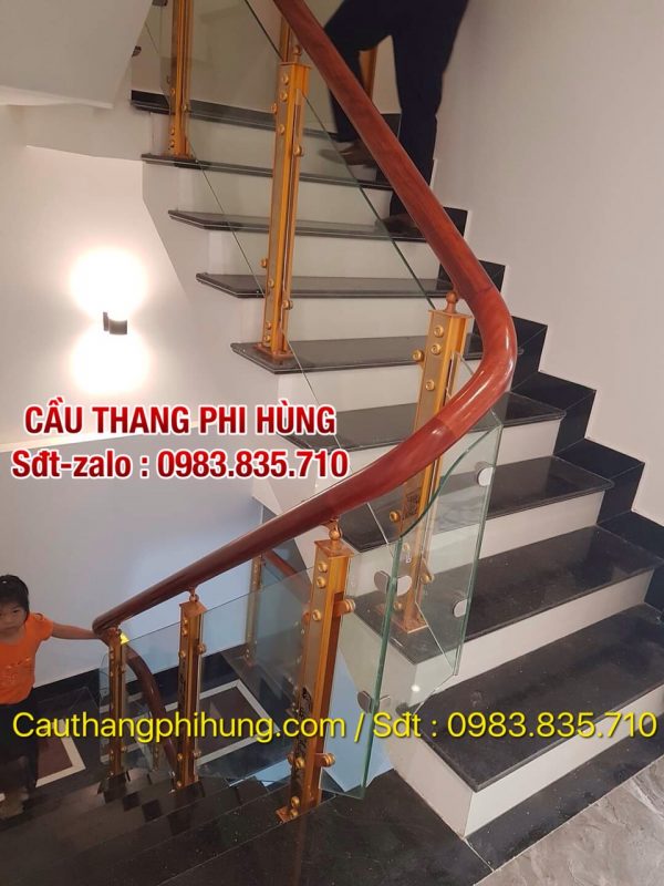 Top 1000 mẫu lan can cầu thang kính tay vịn gỗ, Lan can cầu thang kính cường lực