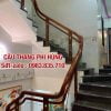 Báo giá lan can cầu thang kính đẹp tay vịn gỗ ở Hà Nội