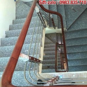 Báo giá cầu thang inox tay vịn gỗ, Lan can cầu thang inox tay vịn nhựa đẹp tại Hà Nội Báo giá cầu thang inox tay vịn gỗ, Lan can cầu thang inox tay vịn nhựa đẹp tại Hà Nội