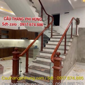 Cầu Thang Kính Cường Lực Đẹp Tay Vịn Gỗ Tại Hà Nội Cầu Thang Kính Cường Lực Đẹp Tay Vịn Gỗ Tại Hà Nội