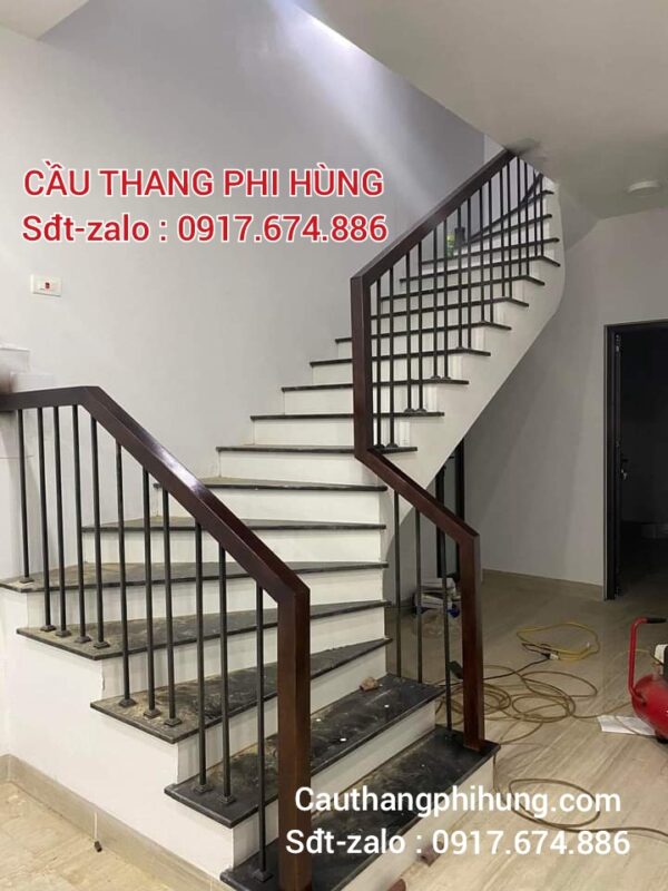 Cầu Thang Sắt Tay Vịn Gỗ . Mẫu Cầu Thang Sắt Đẹp Hiện Đại