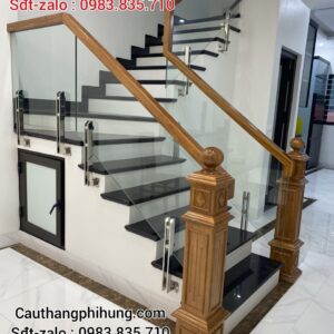 Cầu Thang Kính Đẹp Tay Vịn Gỗ Tại Hà Nội. Tay Vịn Cầu Thang Kính Gỗ Đẹp