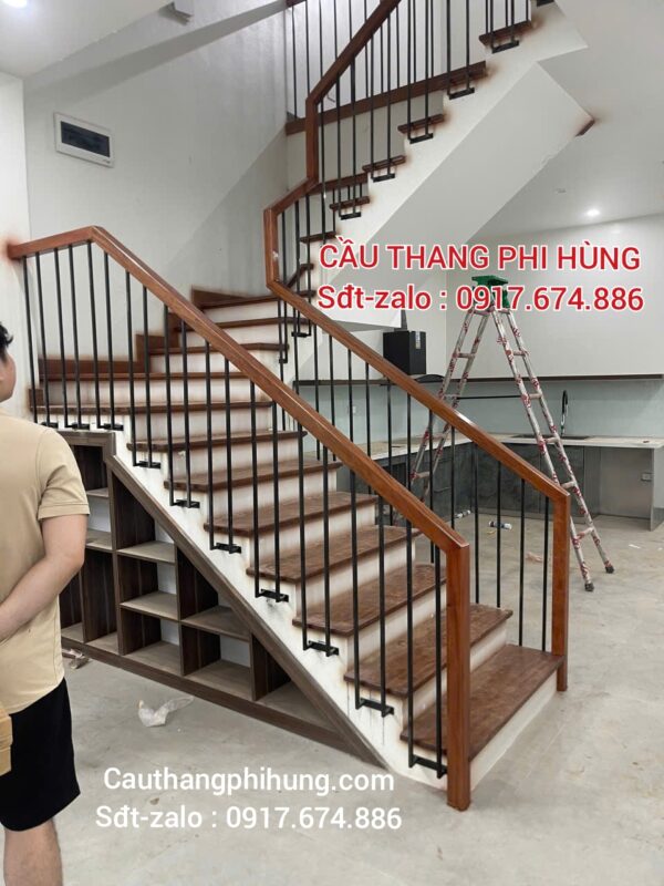 Cầu Thang Sắt Đẹp Nghệ Thuật . Mẫu Cầu Thang Sắt Tay Vịn Gỗ