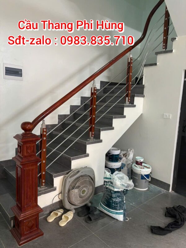 Cầu Thang Inox Tay Vịn Gỗ . Lan Can Cầu Thang Gỗ Inox Đẹp